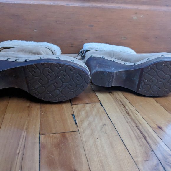 UGG Carnagie Sherpa Nubuck Leather Fold Over Heeled Wedge Boots 7US - Picture 2 of 4